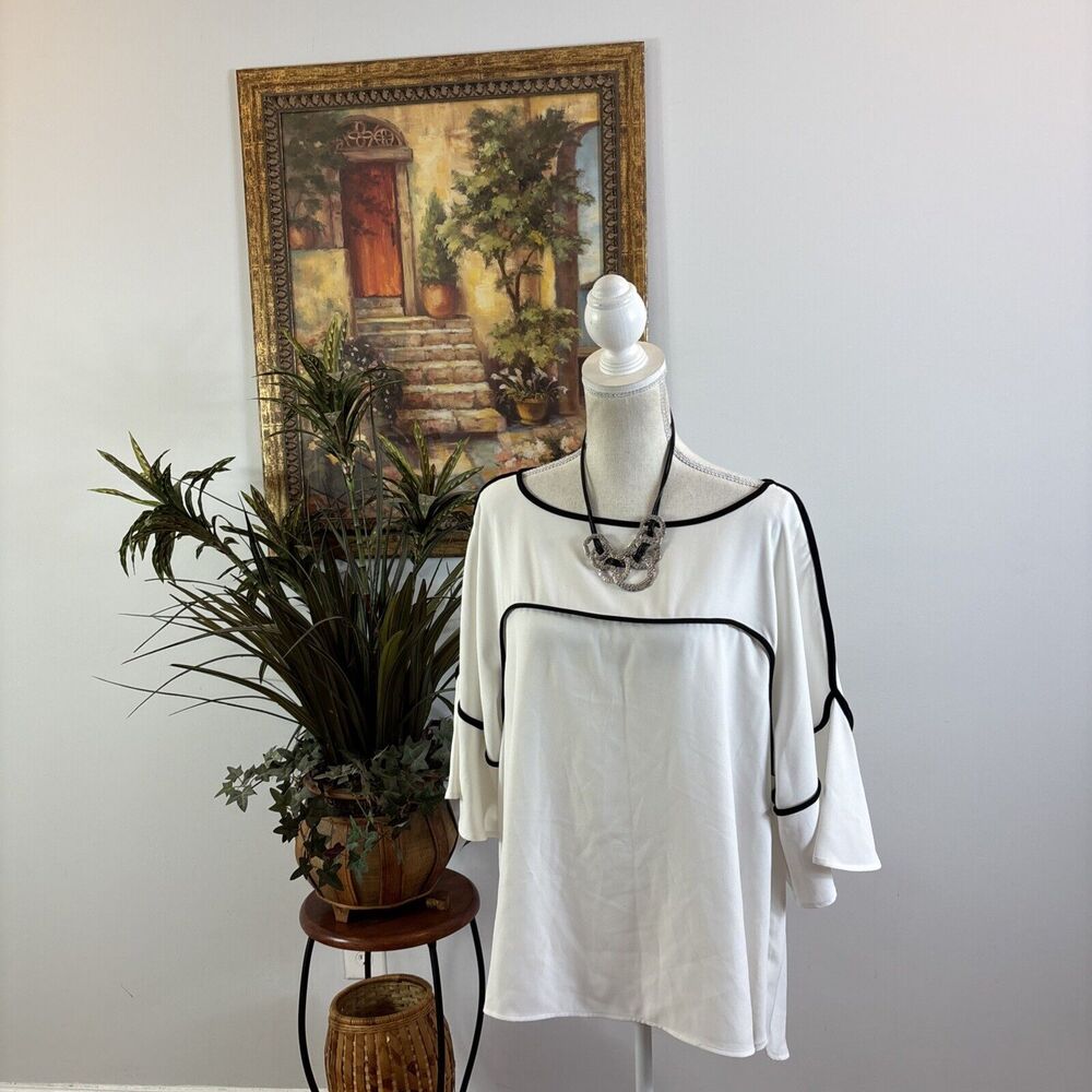 Calvin klein Women Top XL White Contrasting Black Trim‎ Bell Sleeve Boat Neck